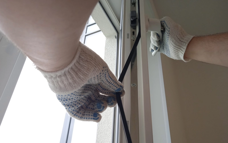 remont-okna-016 zamena uplotnitelya na oknakh<br />